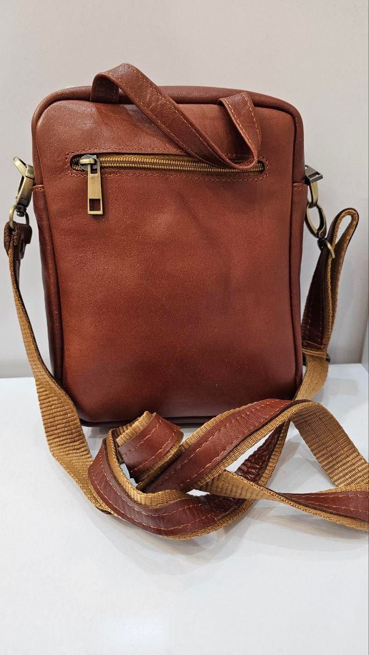 کیفِ چرم ، برند بوفالو|کیف، کفش، کمربند|شاهین‌شهر, نظامی|دیوار