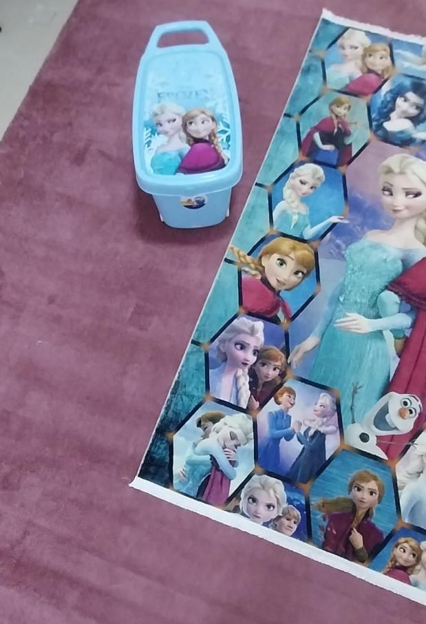 فرش فروزن FROZEN همراه باکس اسباب بازی|فرش|قم, هنرستان|دیوار