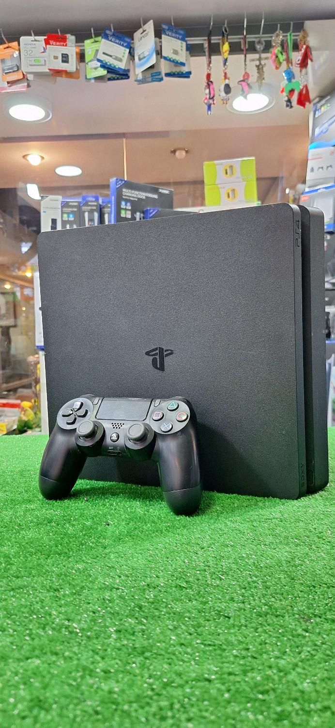 کنسول پلی استیشن ۴ اسلیم دو دسته + پک بازی ps4|کنسول، بازی ویدئویی و آنلاین|اصفهان, محله سفلی|دیوار