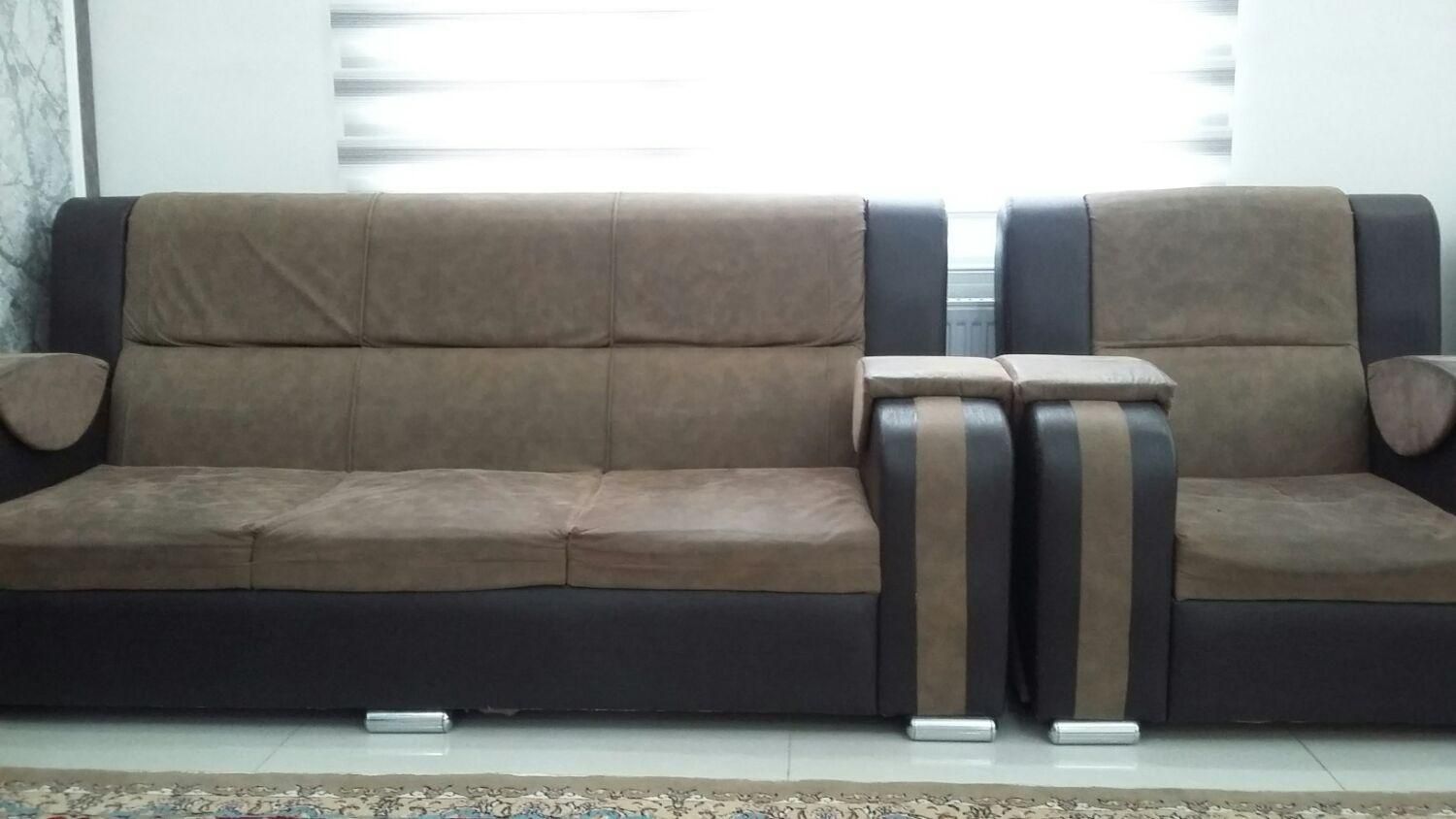 مبل هفت نفره کاملا سالم با میز چهار تا عسلی سالم|مبلمان خانگی و میز عسلی|چناران, |دیوار