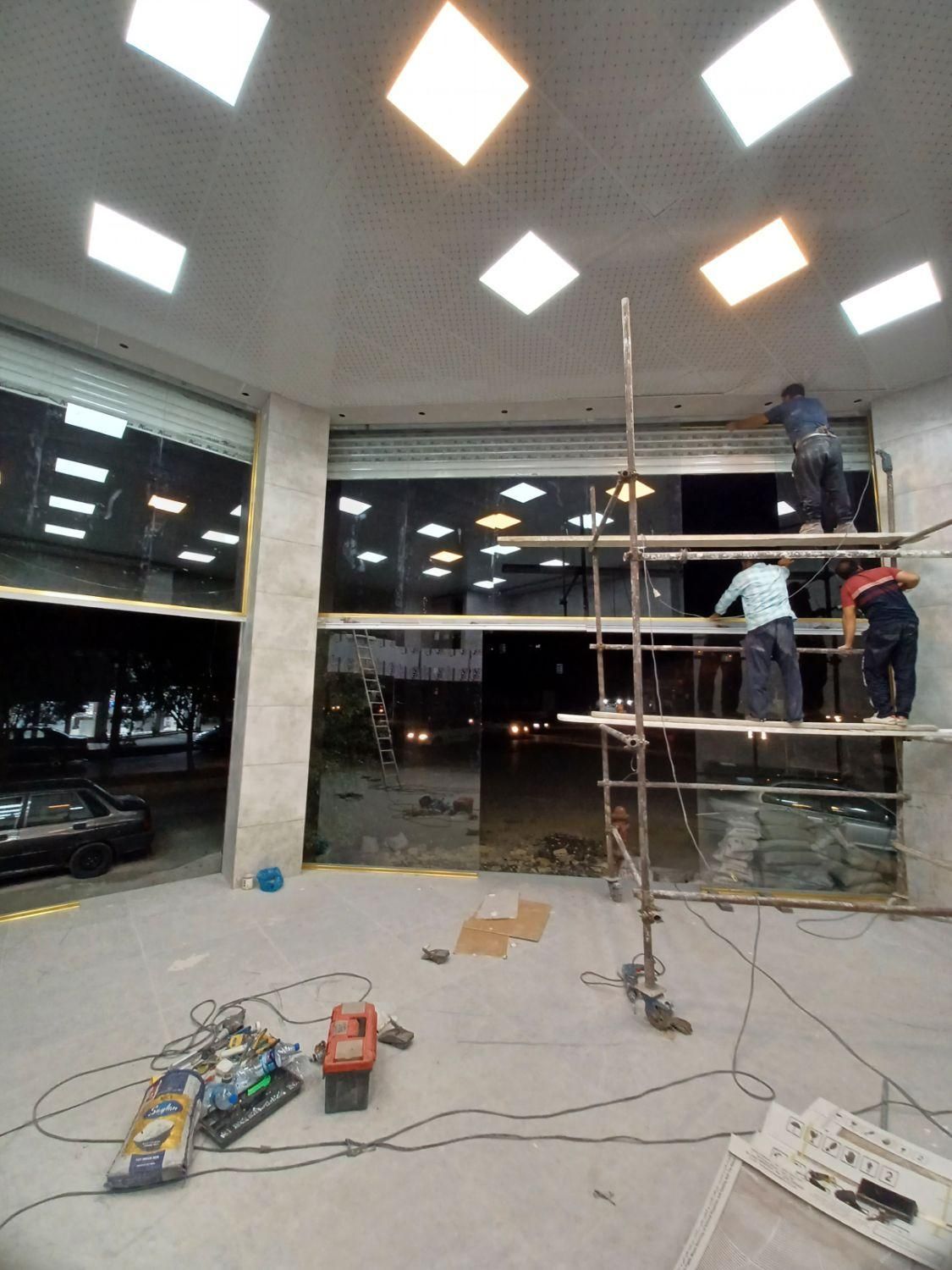 خدمات انواع شیشه های سکوریت شده|خدمات پیشه و مهارت|کرمانشاه, |دیوار