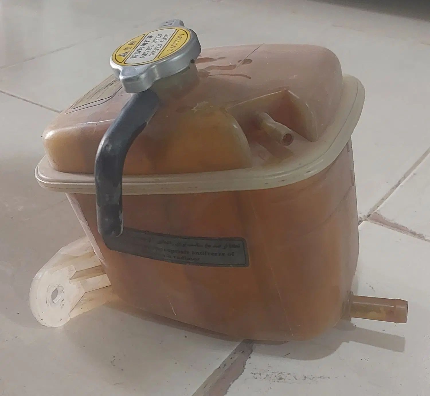 قمقمه رادیات s5 و جلوی کاپوت جکs5 و چراغ خطر ۲۰۶|قطعات یدکی و لوازم جانبی|قم, چهل درخت‎|دیوار
