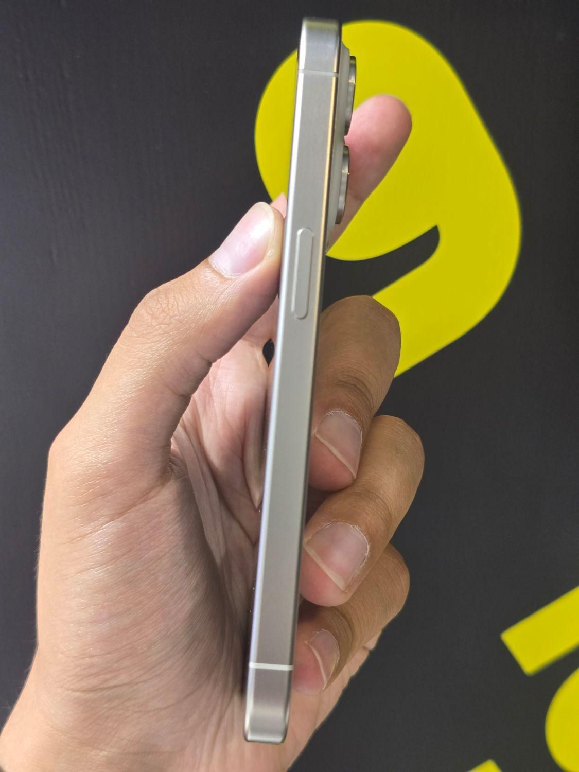 IPhone 15 pro تک سیم|موبایل|کرج, برغان|دیوار