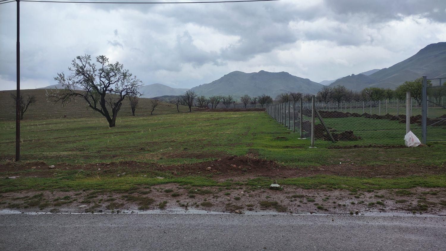 زمین آبی کنار آسفالت چسبیده محدوده روستا هاچه سو|فروش زمین و ملک کلنگی|شاهین دژ, |دیوار