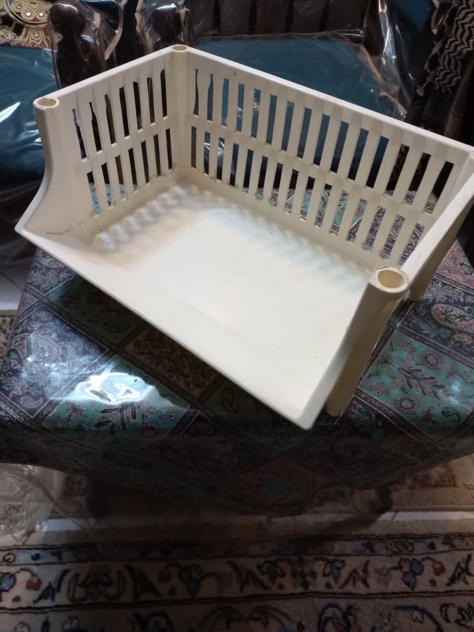 سبد پایه دار طبقاتی برای مغازه|کتابخانه، شلف، قفسه‌های دیواری|اصفهان, باغ زیار|دیوار