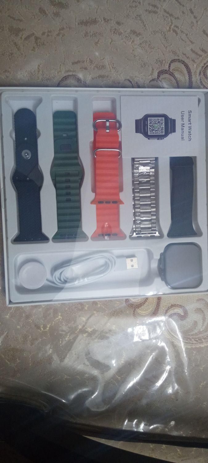 ساعت هوشمند کاملا نو دارای 5 بند و شارژ وایرلس|ساعت|اصفهان, کلمان|دیوار