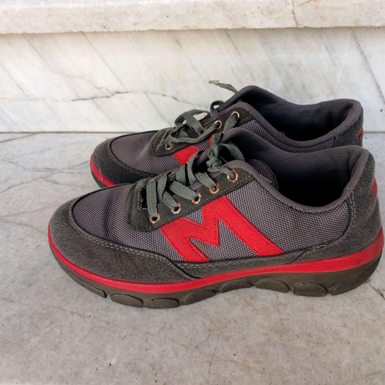 کتانی پاما سایز ۳۹|کیف، کفش، کمربند|رشت, استقامت ۱|دیوار