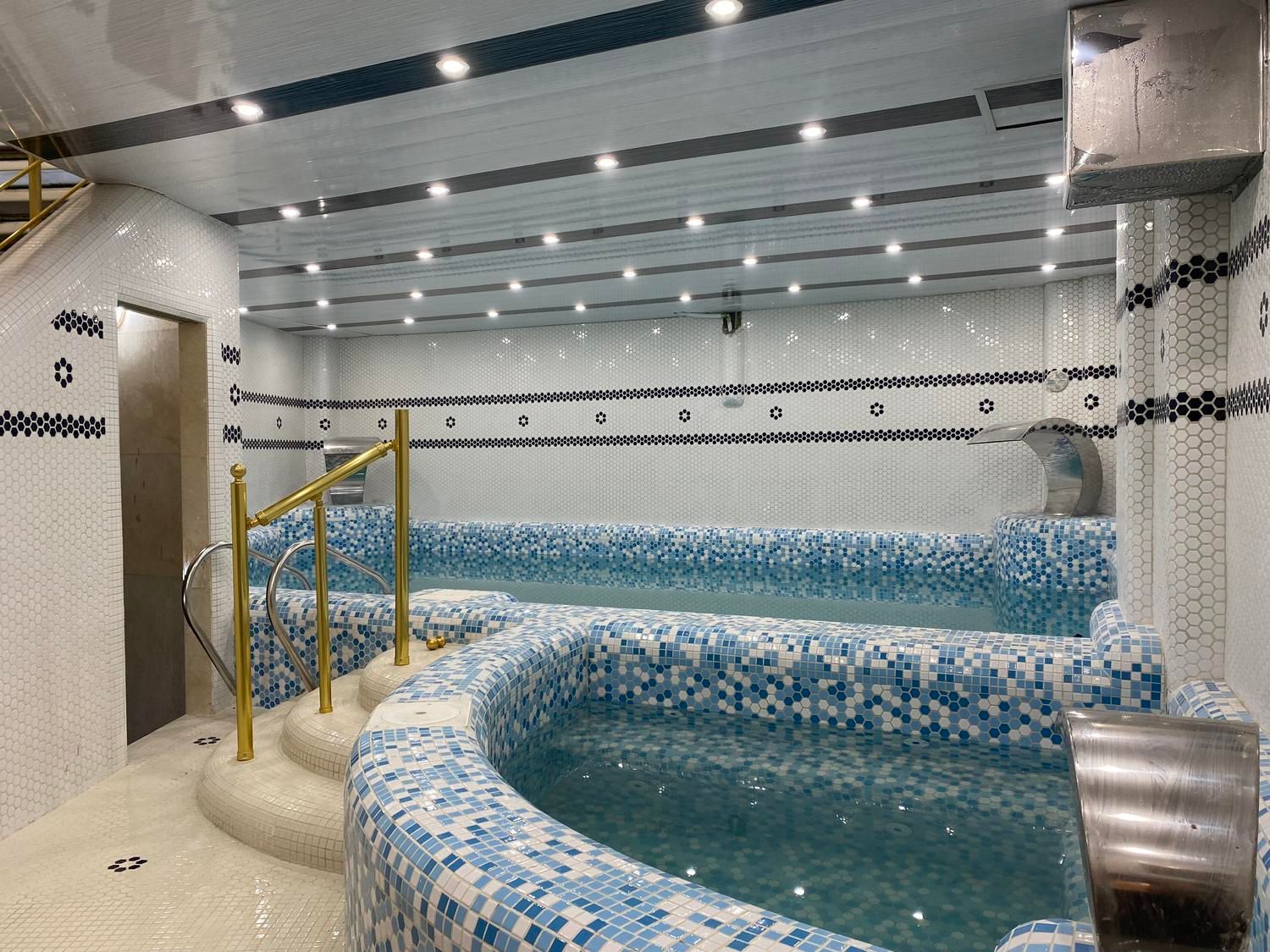 ویلا استخر دار علیرضا|اجارهٔ کوتاهمدت ویلا و باغ|سرعین, |دیوار