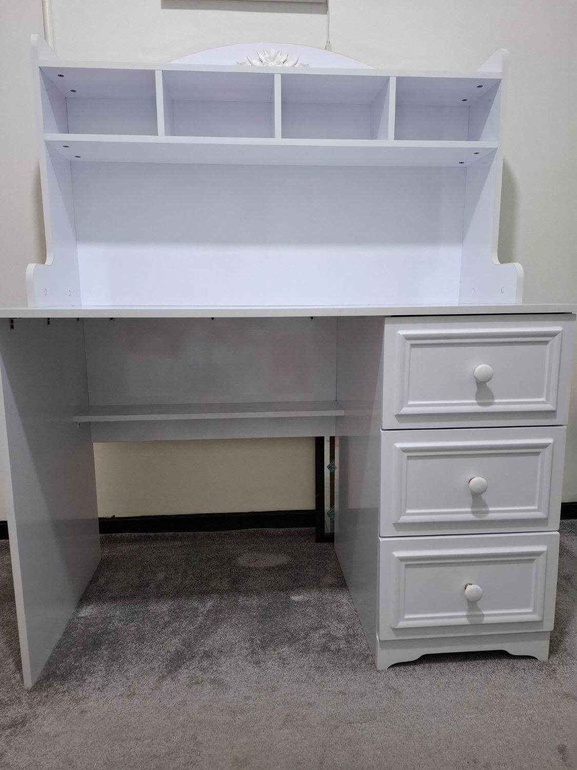 میزتحریر کاملا نو|میز تحریر و کامپیوتر|شاهین‌شهر, عطار|دیوار