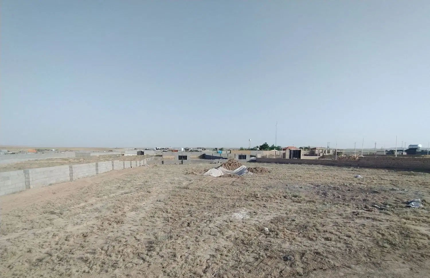 زمین ۱۴۰۰متر دور دیوار باغی قشلاق۱۵کیلومتری مشهد|فروش زمین و ملک کلنگی|مشهد, امام رضا (ع)|دیوار