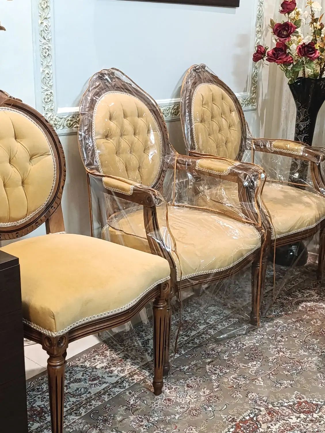 فروش مبلمان فرحی ۹نفره و ناهارخوری فرحی ۶ نفره|مبلمان خانگی و میز عسلی|مشهد, هفت تیر (آب و برق)|دیوار