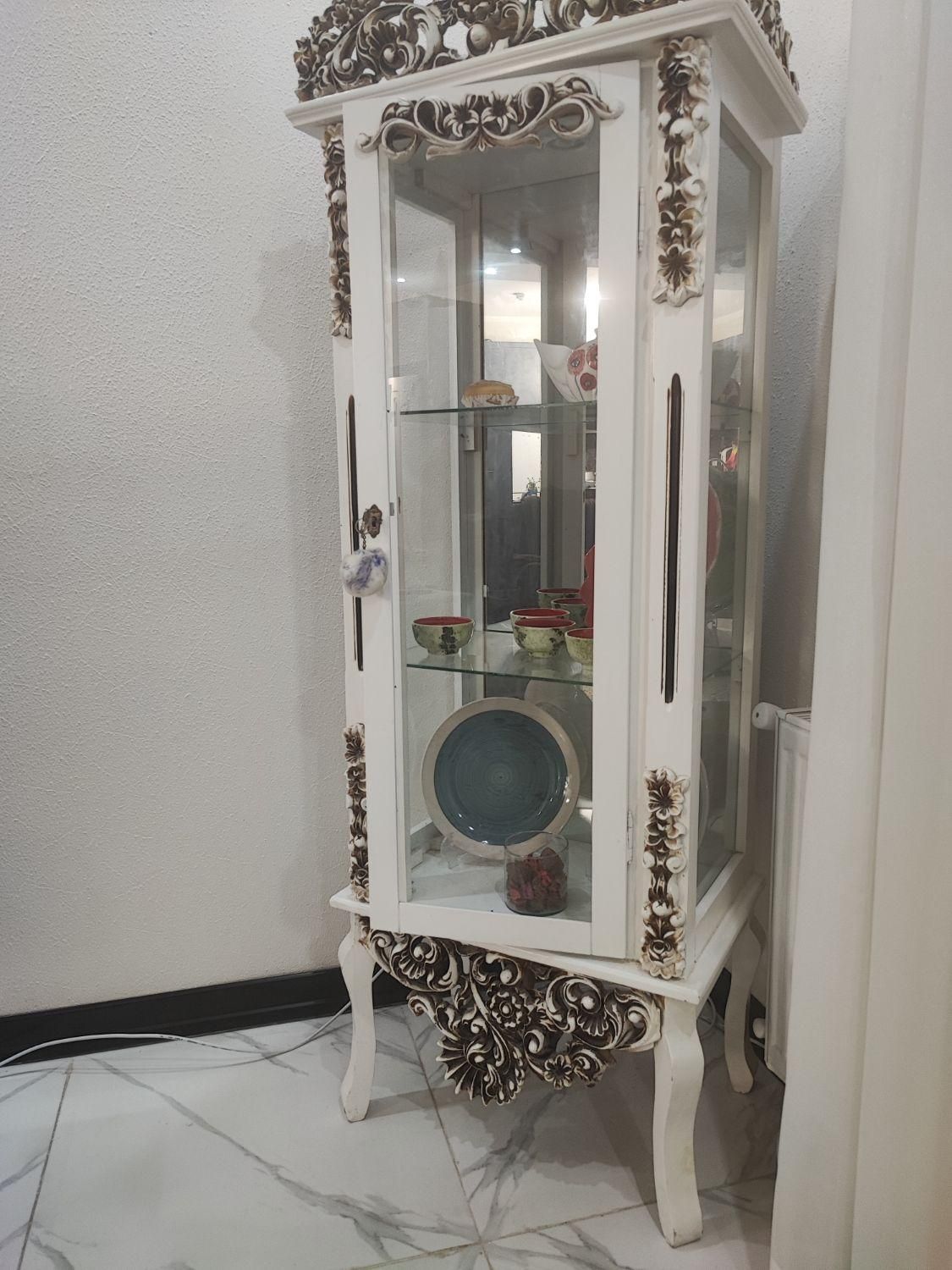 بوفه سالم رنگ استخوانی دو طبقه|بوفه، ویترین، کنسول|شاهین‌شهر, اقبال لاهوری|دیوار