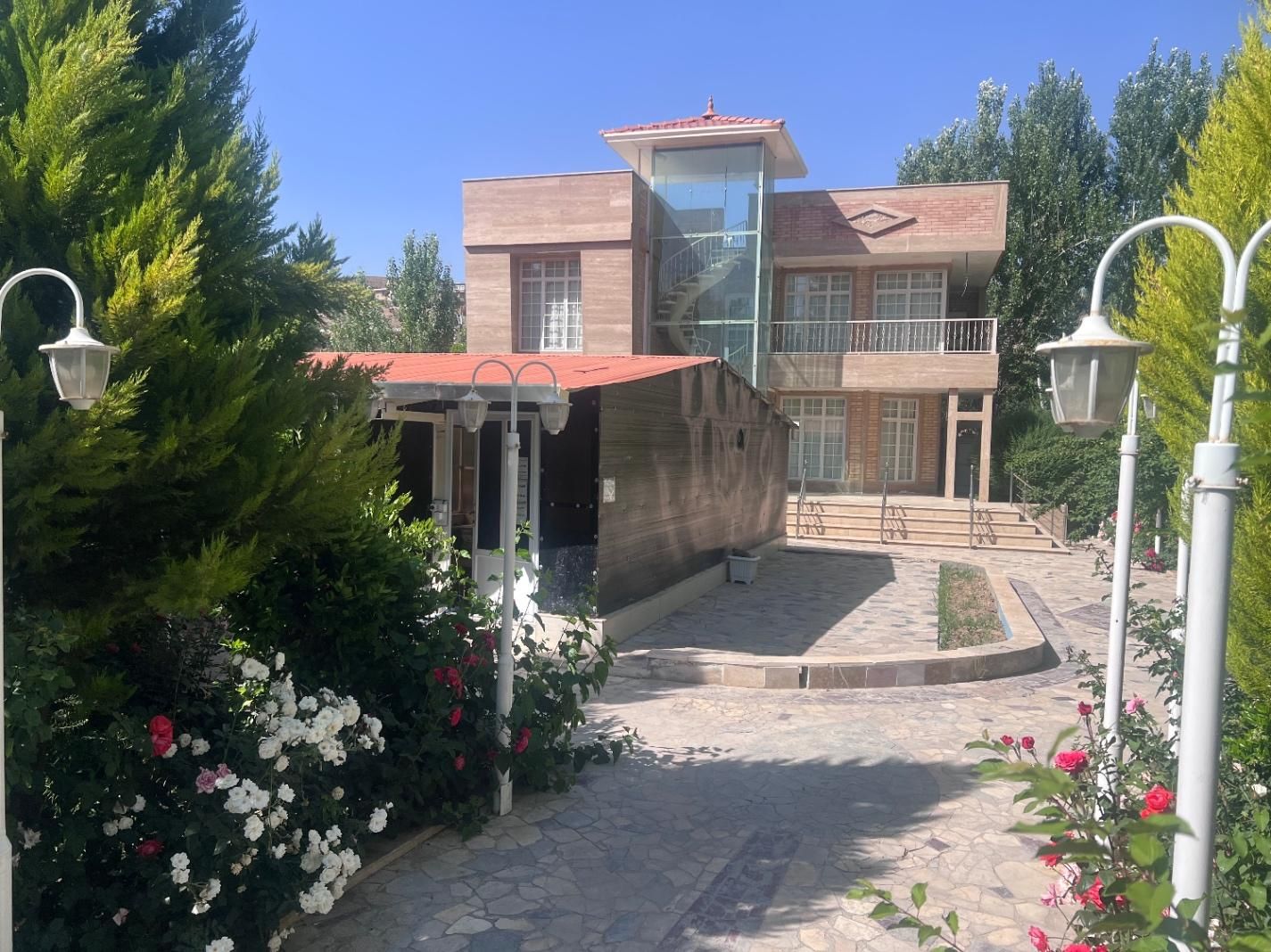 اجار ویلا باغبهادران استخر سر پوشید|اجارهٔ کوتاهمدت ویلا و باغ|اصفهان, باغ زرشک|دیوار