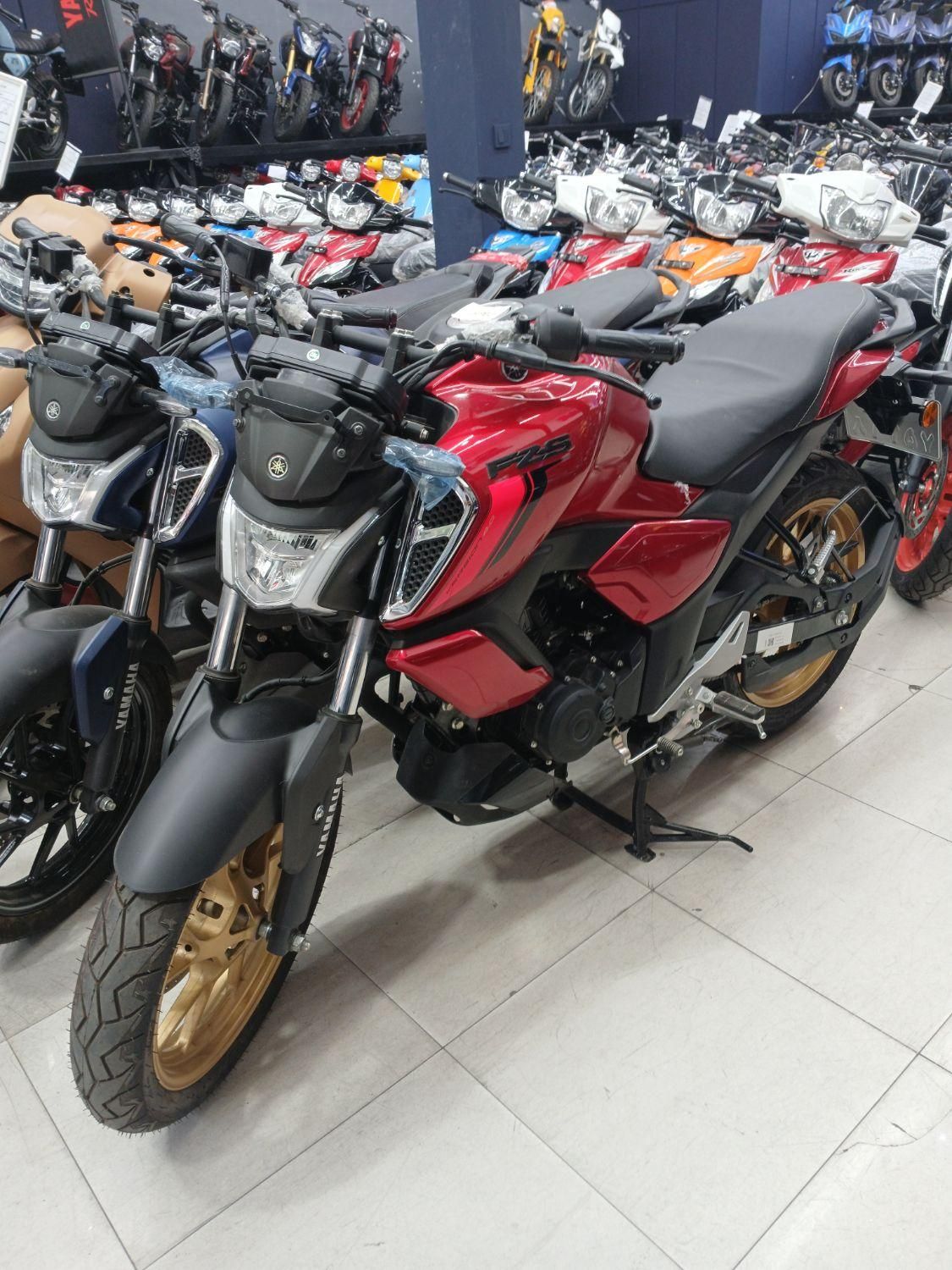 (۱۸ ماهه ماهیانه) یاماها FZ 150|موتورسیکلت|تهران, بهار|دیوار