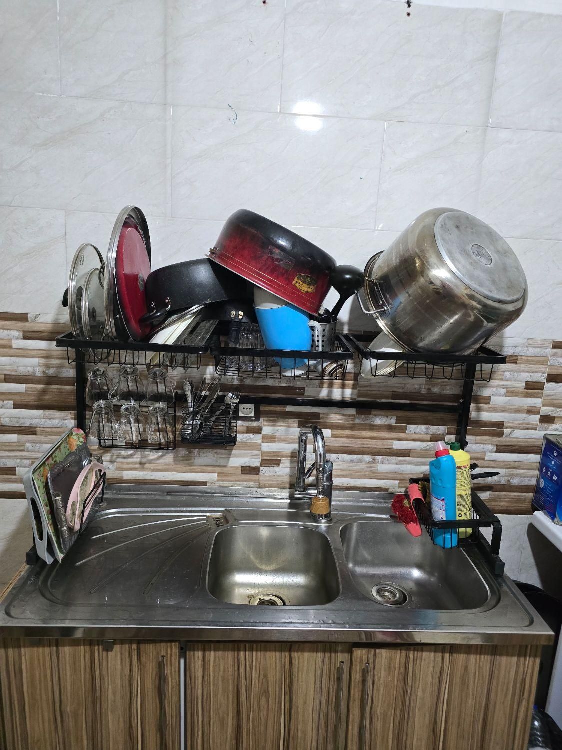 ابچکان پشت پنجره ای|آب‌چکان و نظم‌دهنده ظروف|تهران, شهرک ولیعصر|دیوار