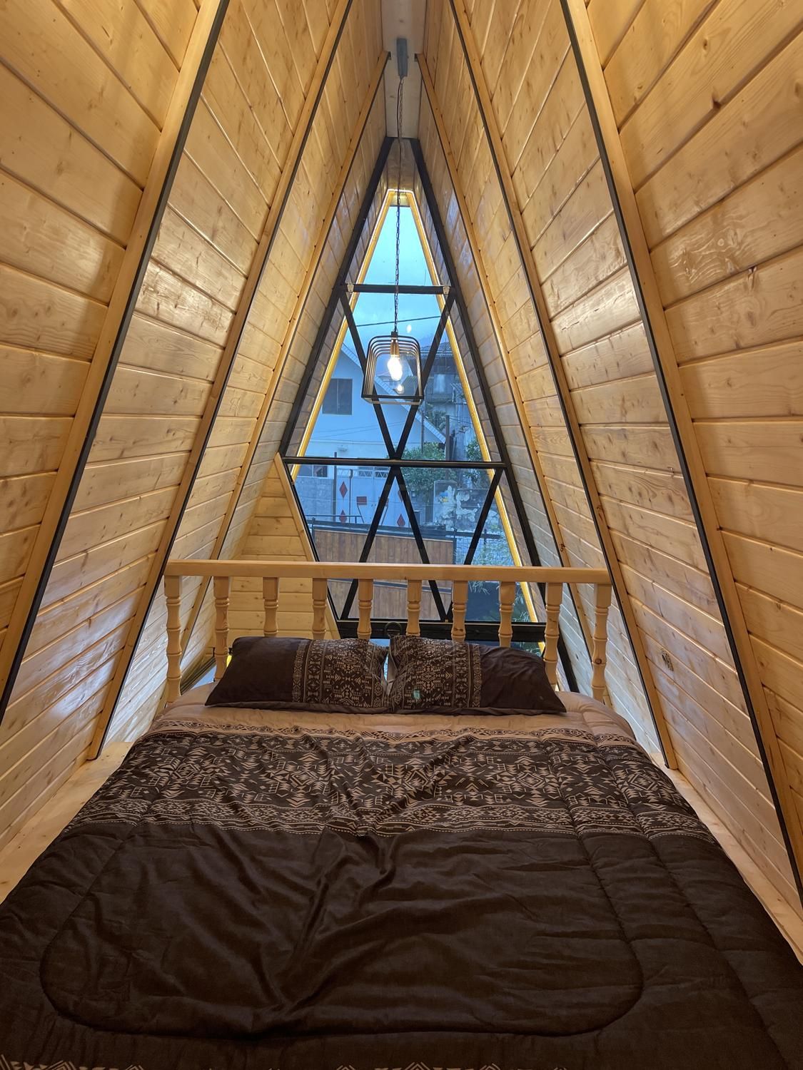 کلبه چوبی یولکا با جکوزی|اجارهٔ کوتاه‌مدت ویلا و باغ|رامسر, |دیوار