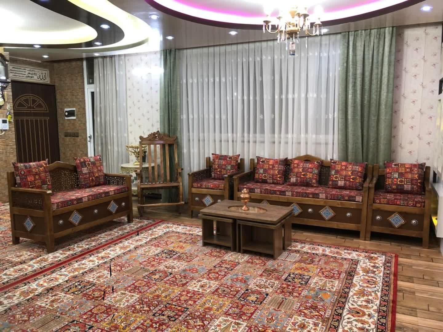 مبل و تخت سنتی k123|مبلمان خانگی و میز عسلی|خمینی‌شهر, |دیوار