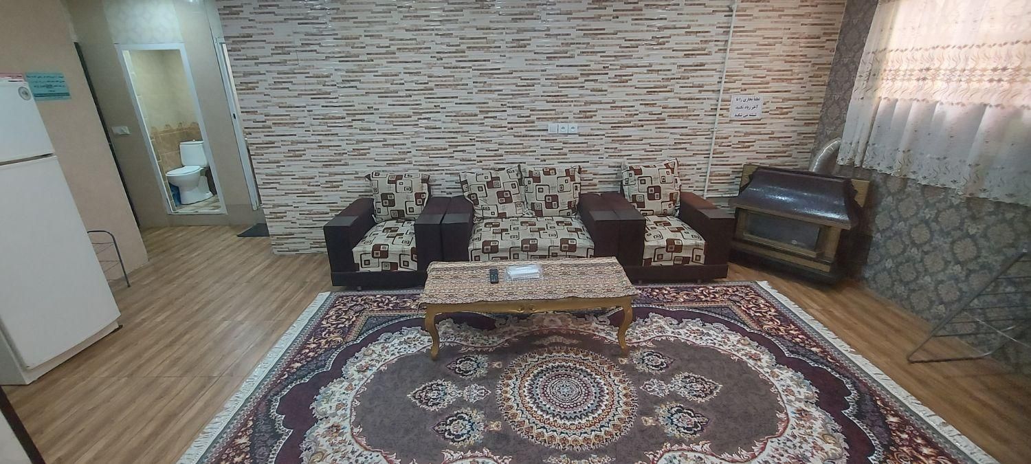 اجاره آپارتمان سوئیت منزل مبله هتل مسافر روزانه|اجارهٔ کوتاهمدت آپارتمان و سوئیت|شیراز, زند|دیوار