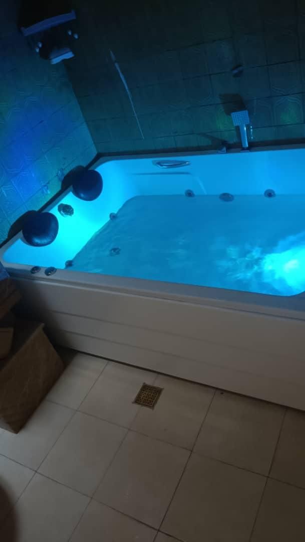 اجاره واحد مبله تک خوابه جکوزی ،پارکینگ|اجارهٔ کوتاهمدت آپارتمان و سوئیت|تهران, جنتآباد شمالی|دیوار