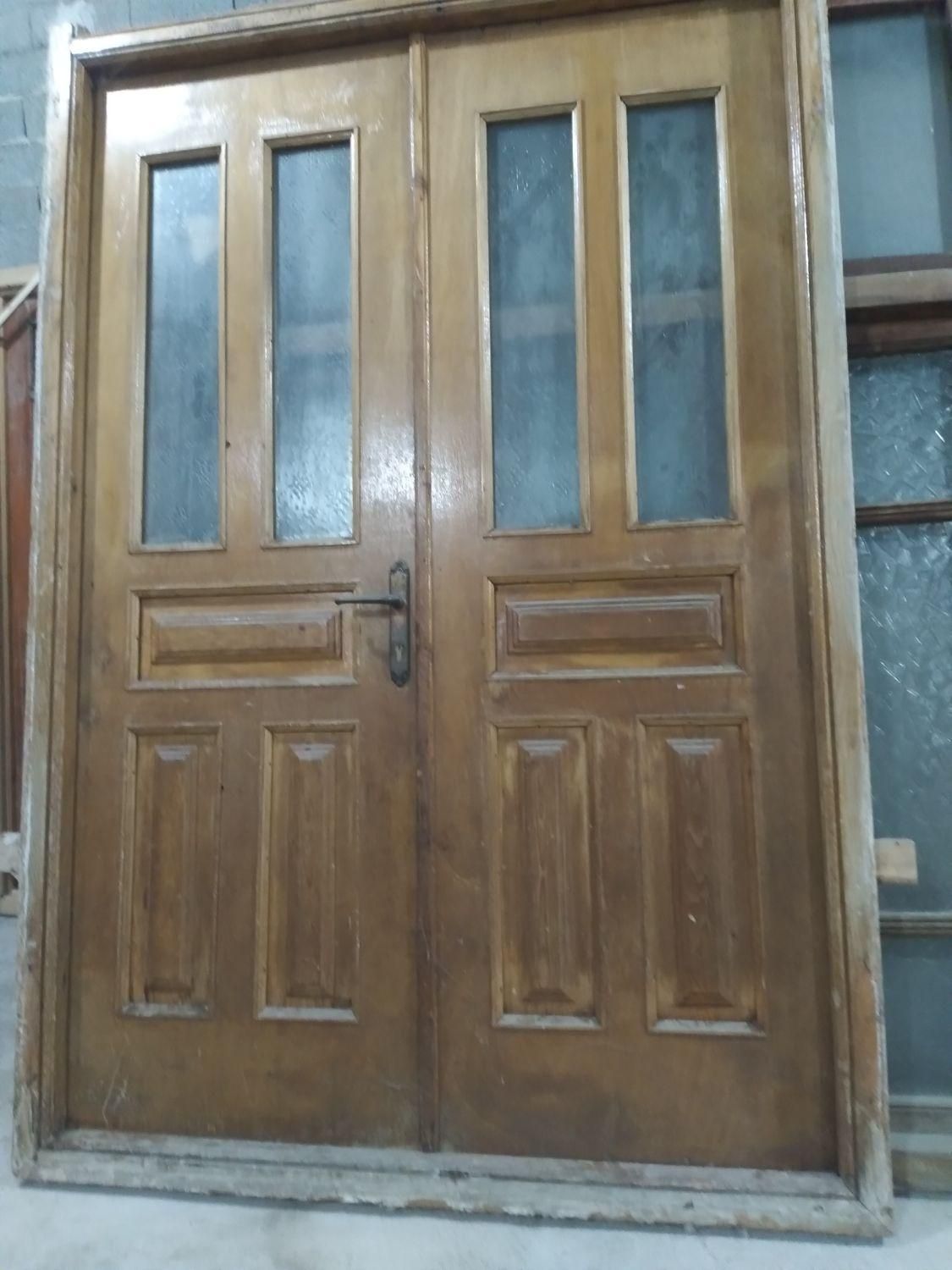 درب و پنجره چوبی سنتی در حد نو در همه ی ابعاد|مصالح و تجهیزات ساختمان|بهشهر, |دیوار