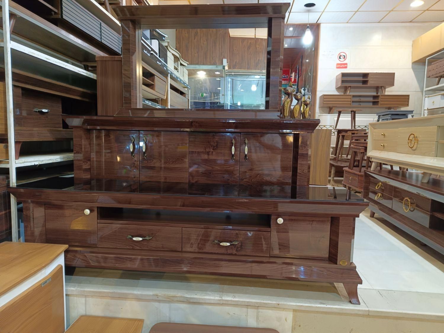 مدل haiglas درکمدی میز تلویزیون کنسول|میز تلویزیون|قم, کلهری|دیوار