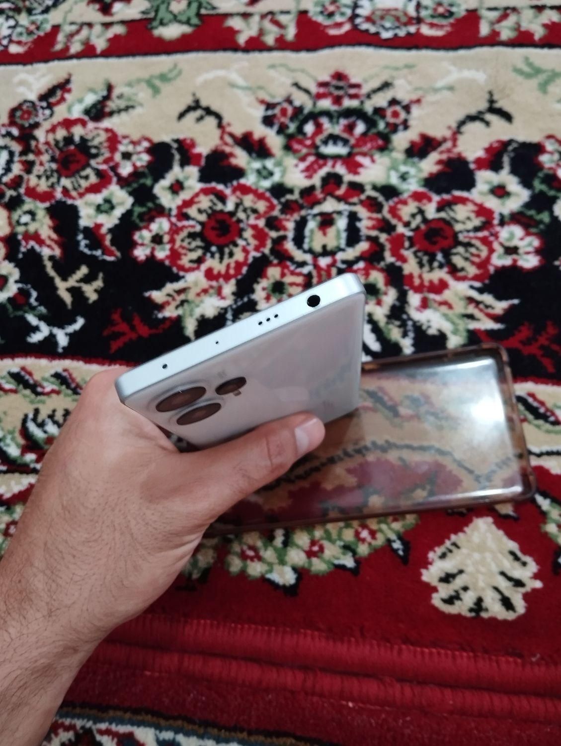 گوشی f5|موبایل|بردسکن, |دیوار