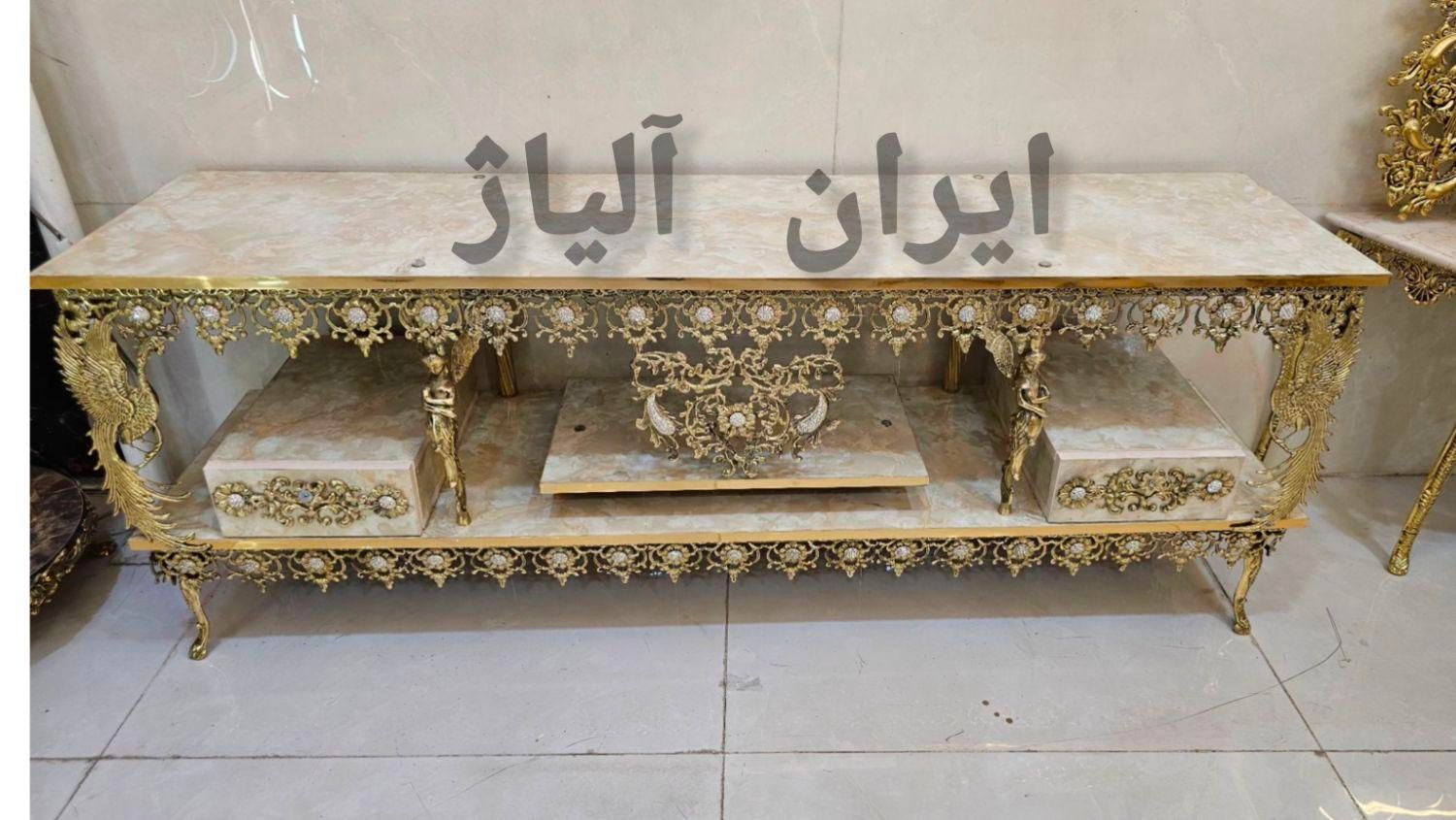 کنارسالنی بوفه ساعت میز تلویزیون برنجی خالص|میز تلفن|مشهد, طلاب|دیوار