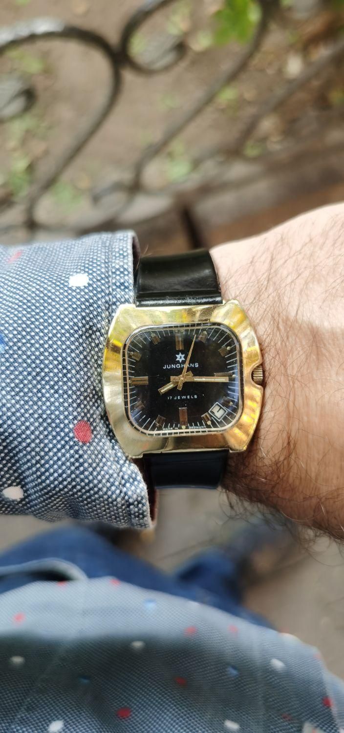 یوهانس کوکی|ساعت|تبریز, |دیوار