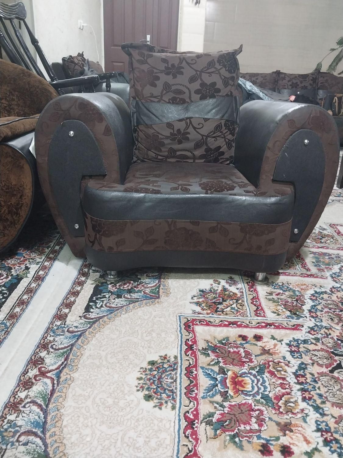 مبل ۷ نفر|مبلمان خانگی و میز عسلی|شیراز, بهارستان|دیوار