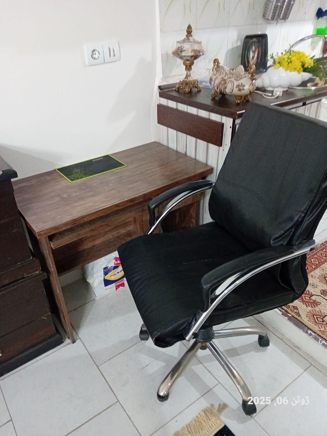 میز و صندلی تحریر|میز تحریر و کامپیوتر|گلستان (تهران), |دیوار