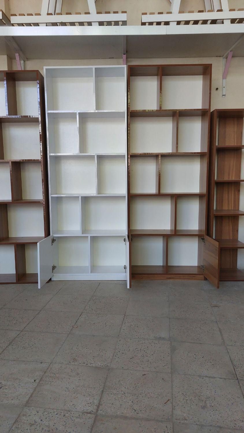 کتابخانه ۱۹۰|کتابخانه، شلف، قفسه‌های دیواری|بهار, |دیوار
