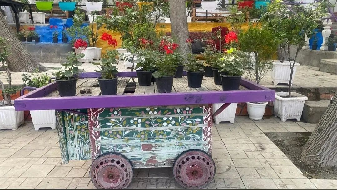جذب نیرو برای کافه رستوران خلوت نشین|استخدام خدمات فروشگاه و رستوران|تهران, حصارک|دیوار