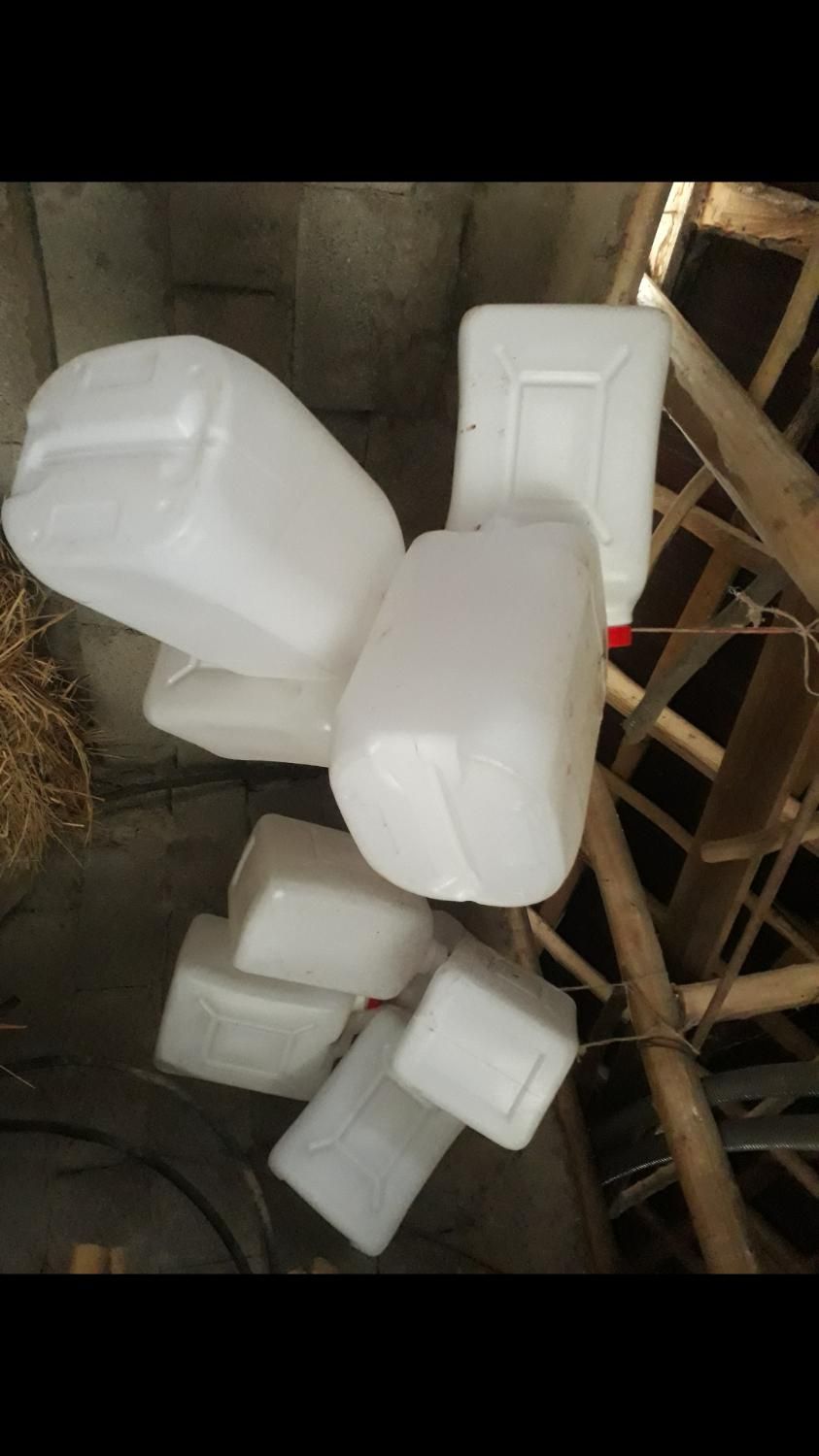 دبه های20لیتری سالمه سالم و درحد|ظروف نگهدارنده، پلاستیکی، یکبارمصرف|ماسال, |دیوار