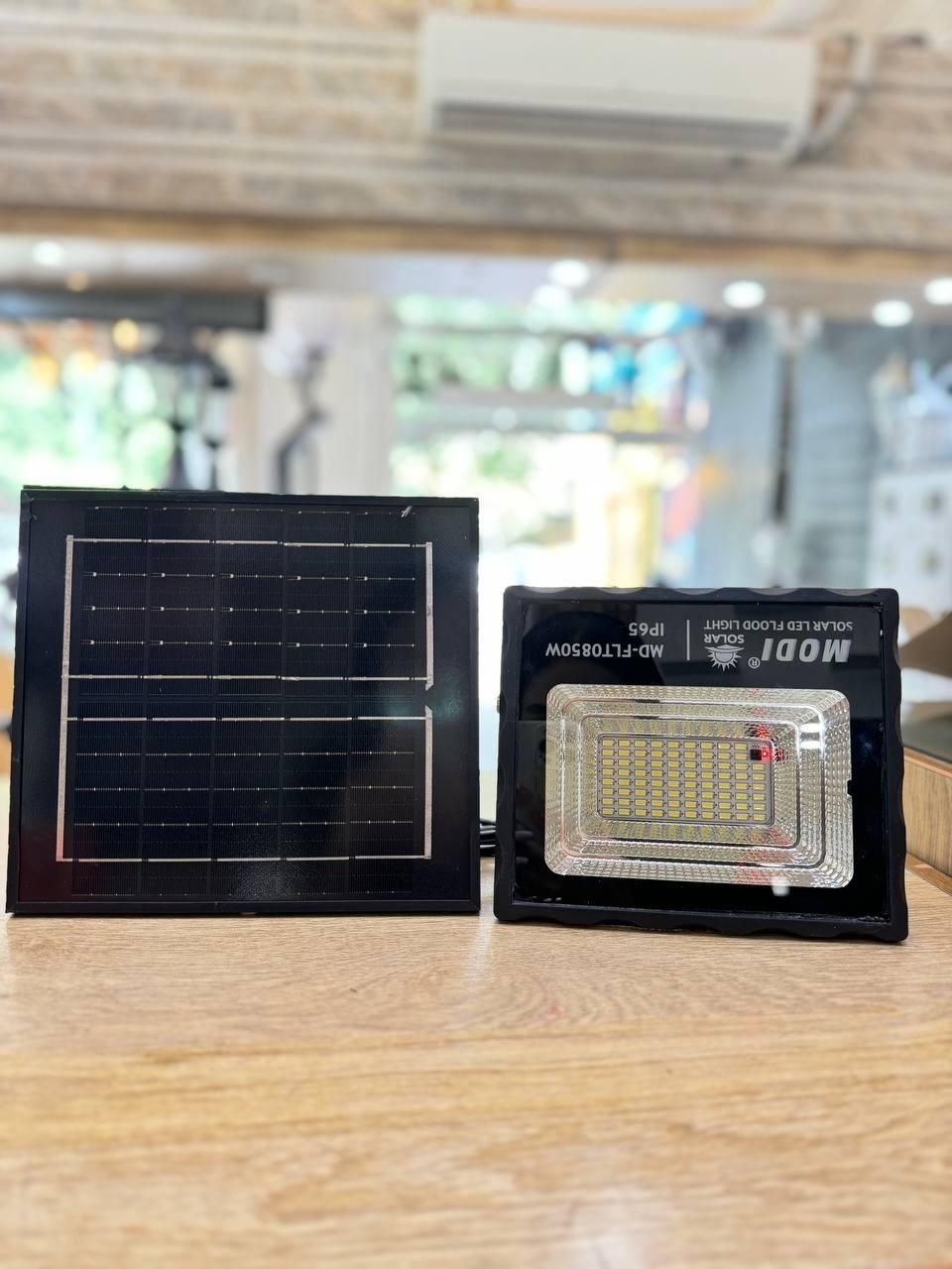 پرژکتور خورشیدی 50وات با ضمانت تعویض|لامپ و چراغ|کرج, چمران|دیوار