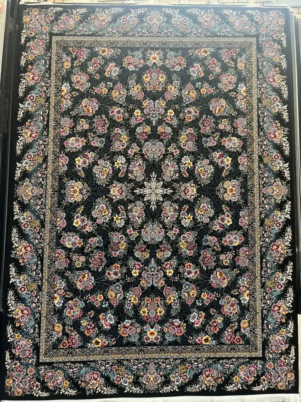 تعدادی فرش تخفیف خورده ۷۰۰شانه تمام نخ اکریلیک|فرش|تهران, سعیدآباد|دیوار