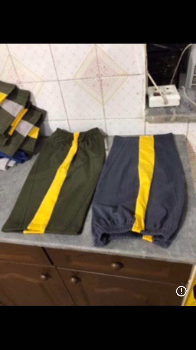 تعدادی شلوارک تریکو|کفش و لباس بچه|کرج, شهرک رضوانیه|دیوار