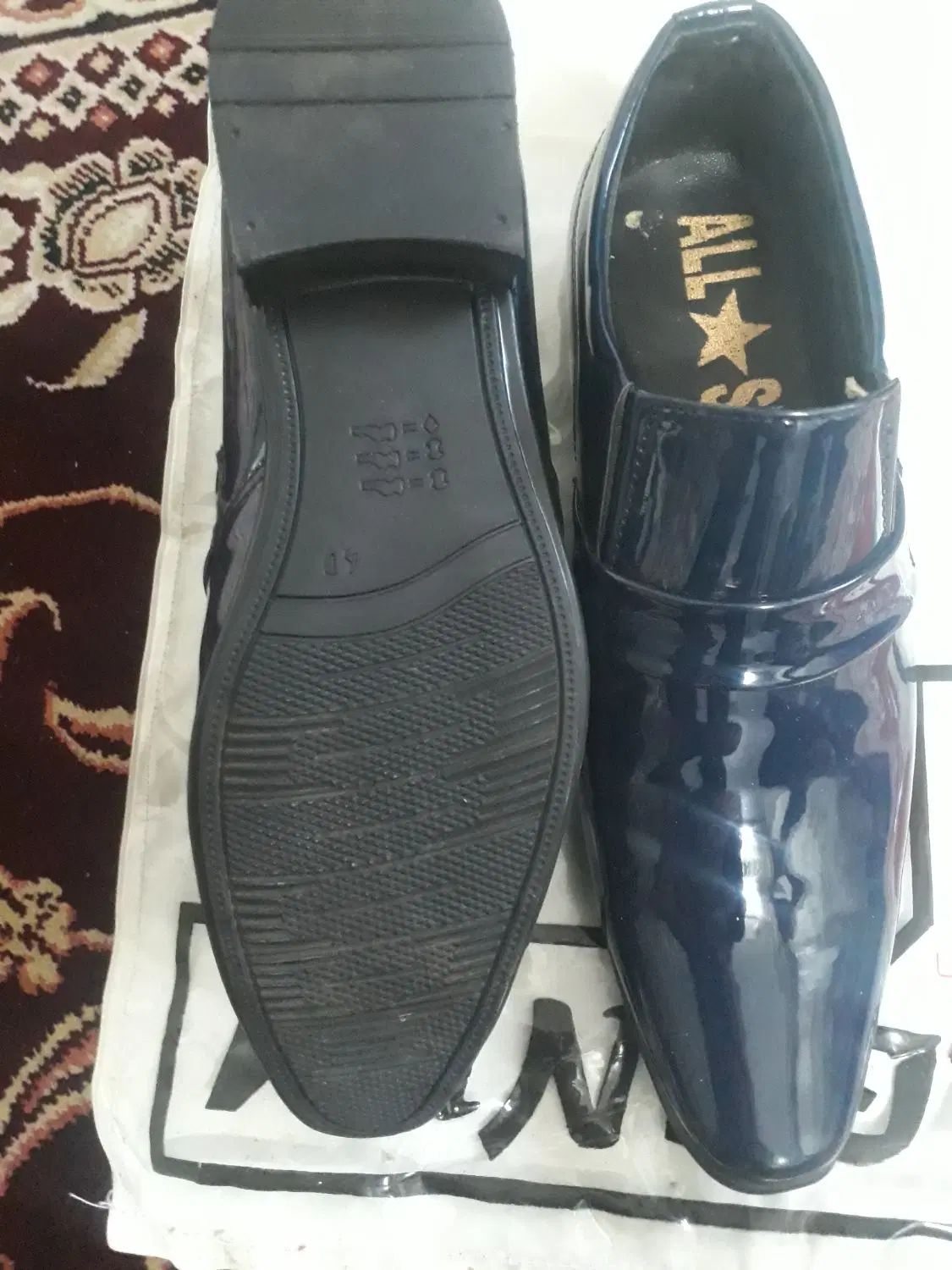 کت و شلوار|لباس|اصفهان, لاله|دیوار