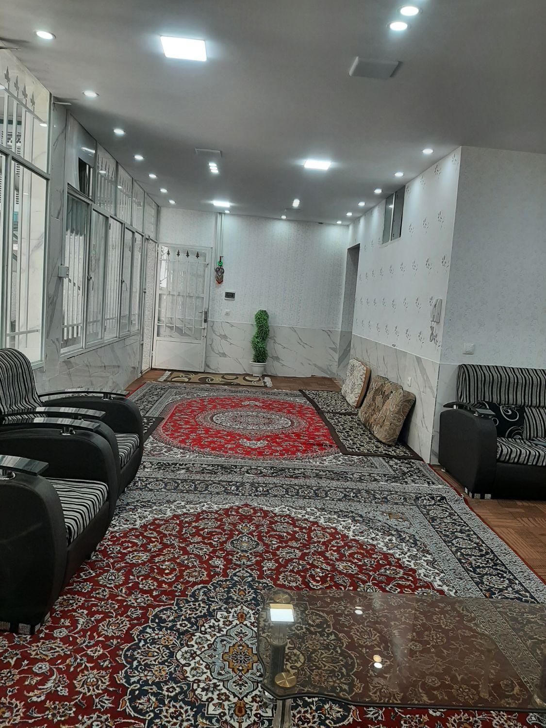 اجاره باغ ویلا باغبهادران باغ بهادران|اجارهٔ کوتاه‌مدت ویلا و باغ|لنجان, |دیوار