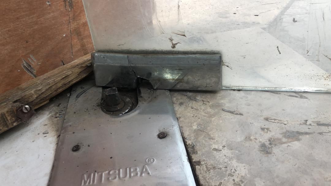 تعمیرات شیشه سکوریت ..|خدمات پیشه و مهارت|اهواز, کمپلو شمالی|دیوار