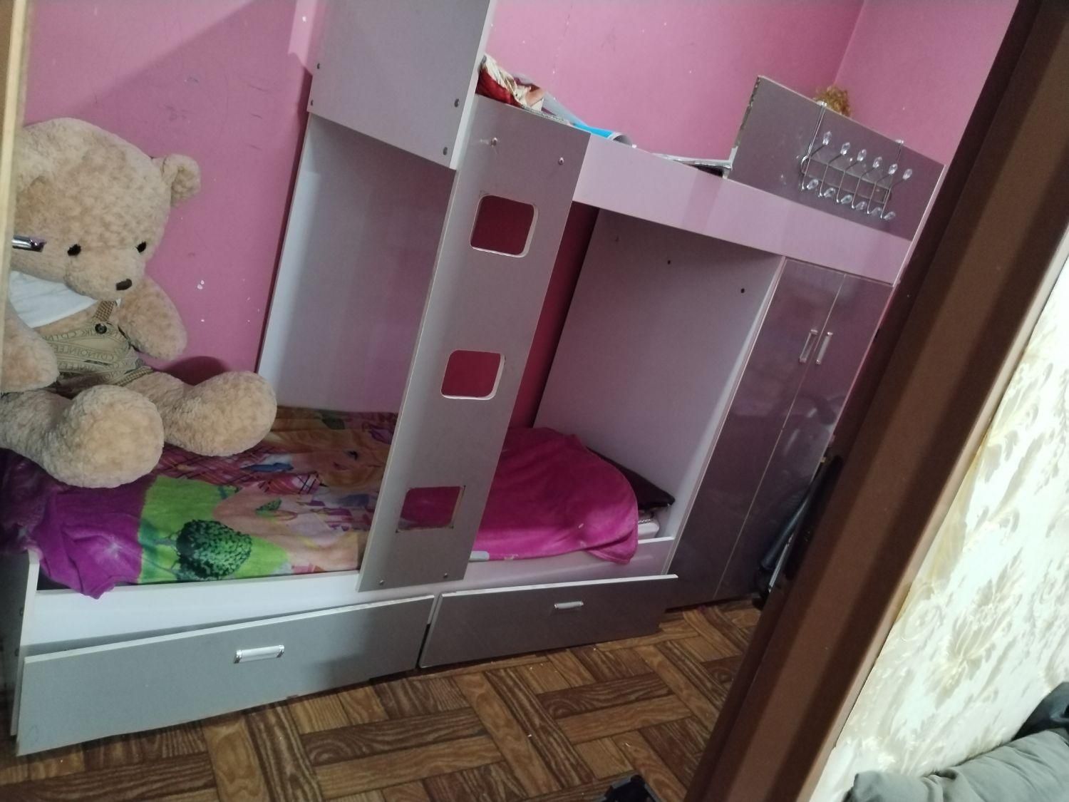 تخت دو طبقه کمد دار. کشو دار و شلف دار|تخت و سرویس خواب|اصفهان, لاله|دیوار