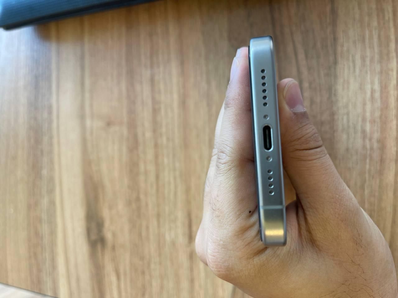 اپل iPhone 15 Pro Max با حافظهٔ ۲۵۶ گیگابایت|موبایل|سبزوار, ولیعصر (نجار آباد)|دیوار