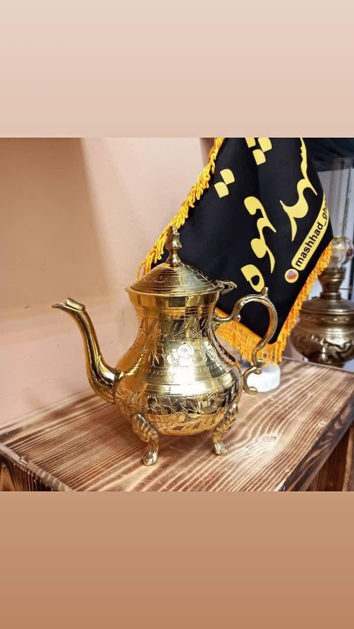 قوری برنجی|کلکسیون اشیاء عتیقه|شوش, |دیوار