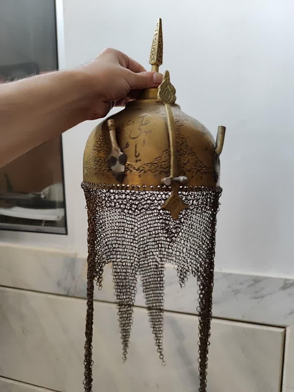 کلاه خود تمام برنجی و قلمکاری شده|کلکسیون اشیاء عتیقه|تهران, هرندی|دیوار