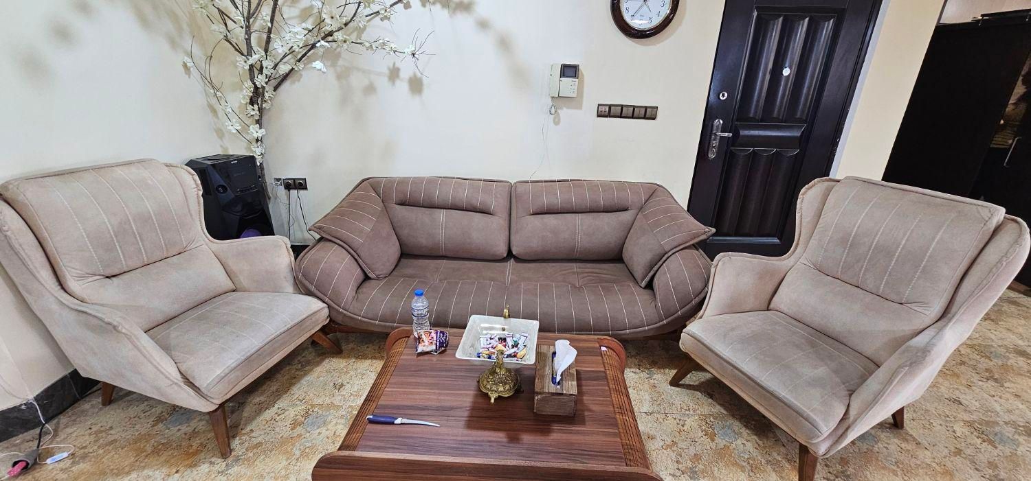 نیم ست ۵ نفره تخت شو|مبلمان خانگی و میز عسلی|رشت, گلسار|دیوار