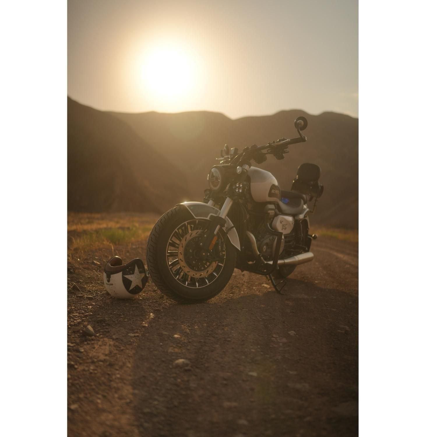 بندا راک سفید|موتورسیکلت|رشت, سعدی (تختی)|دیوار