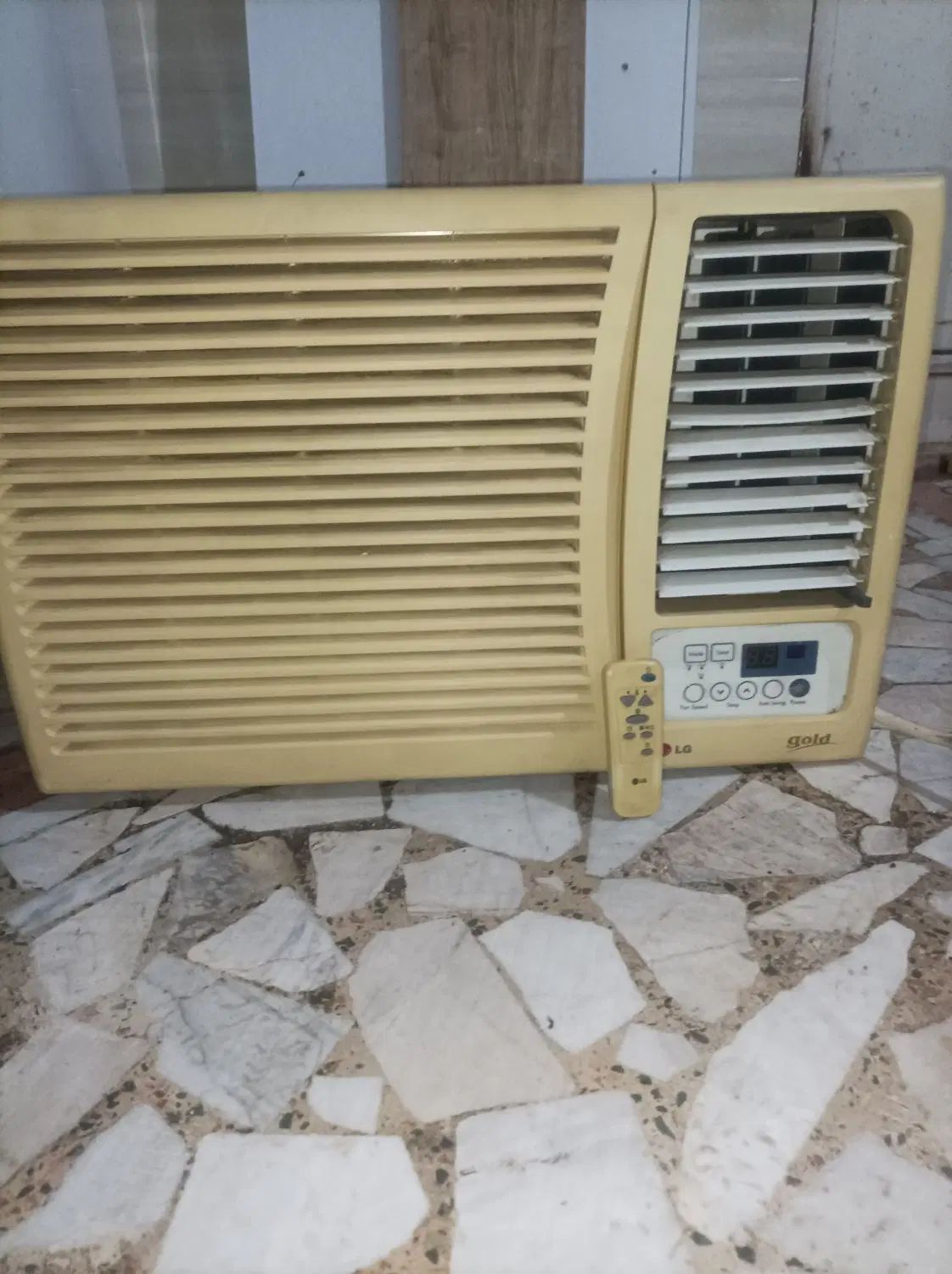 کولر پنجره ای LG|کولر گازی و فن‌کوئل|رشت, گلسار|دیوار