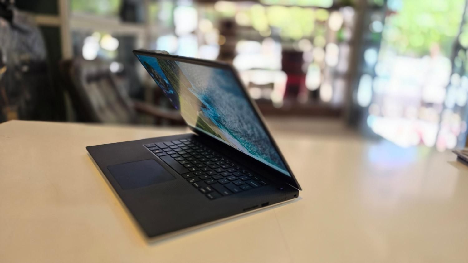 لپ تاپ 4 گیگ گرافیک گیمینگ Dell i7 نسل نهم|رایانه همراه|بروجن, |دیوار