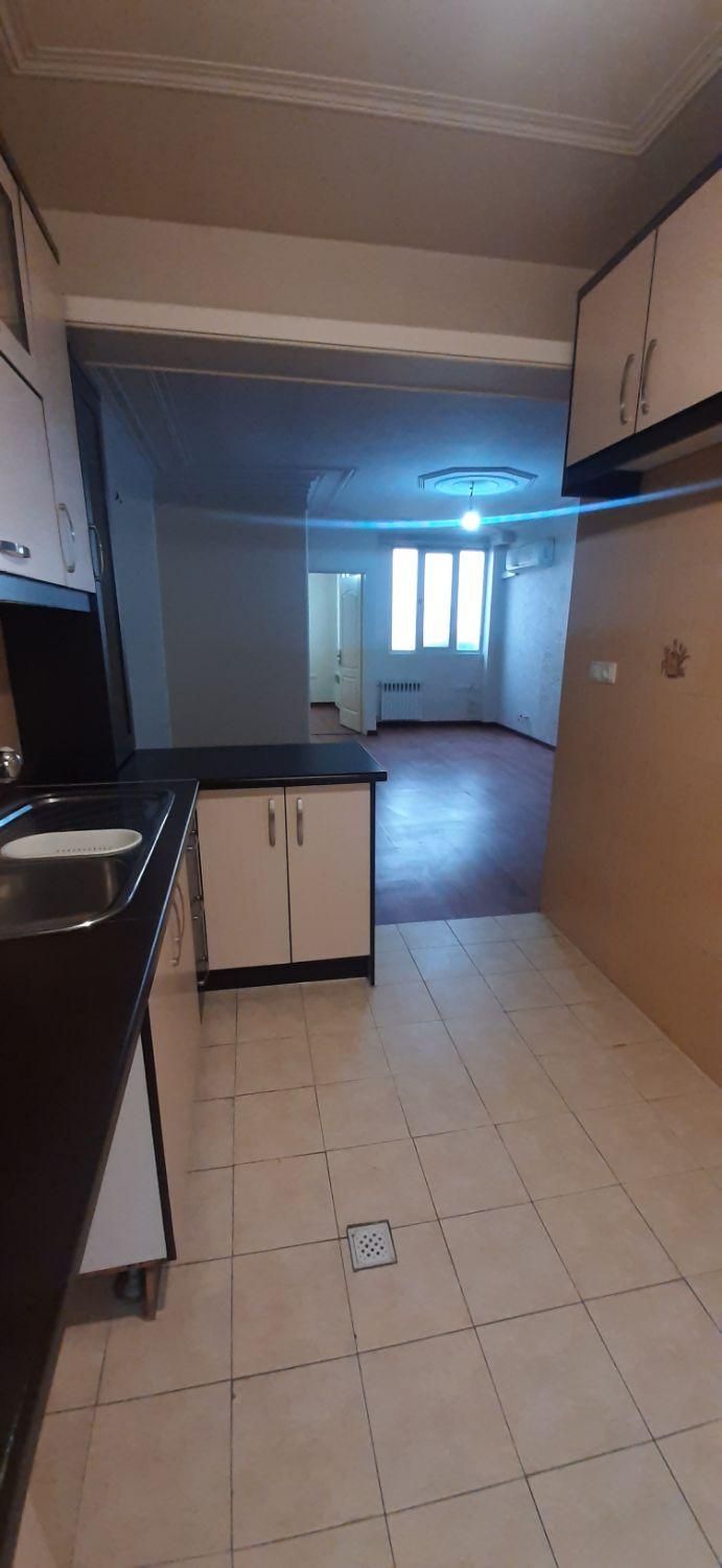 ۵۲ متر/میدان ۷۳/تک واحدی/بالای همکف