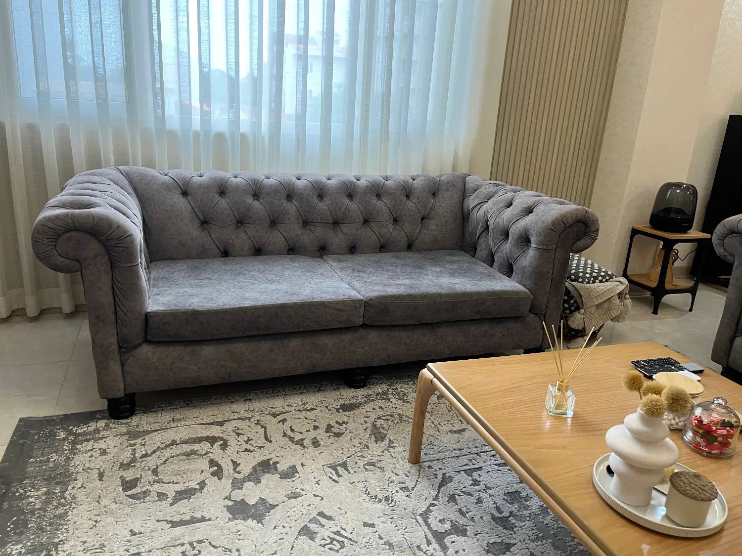 مبل ۵ نفره چستر|مبلمان خانگی و میز عسلی|رشت, ساغری سازان|دیوار