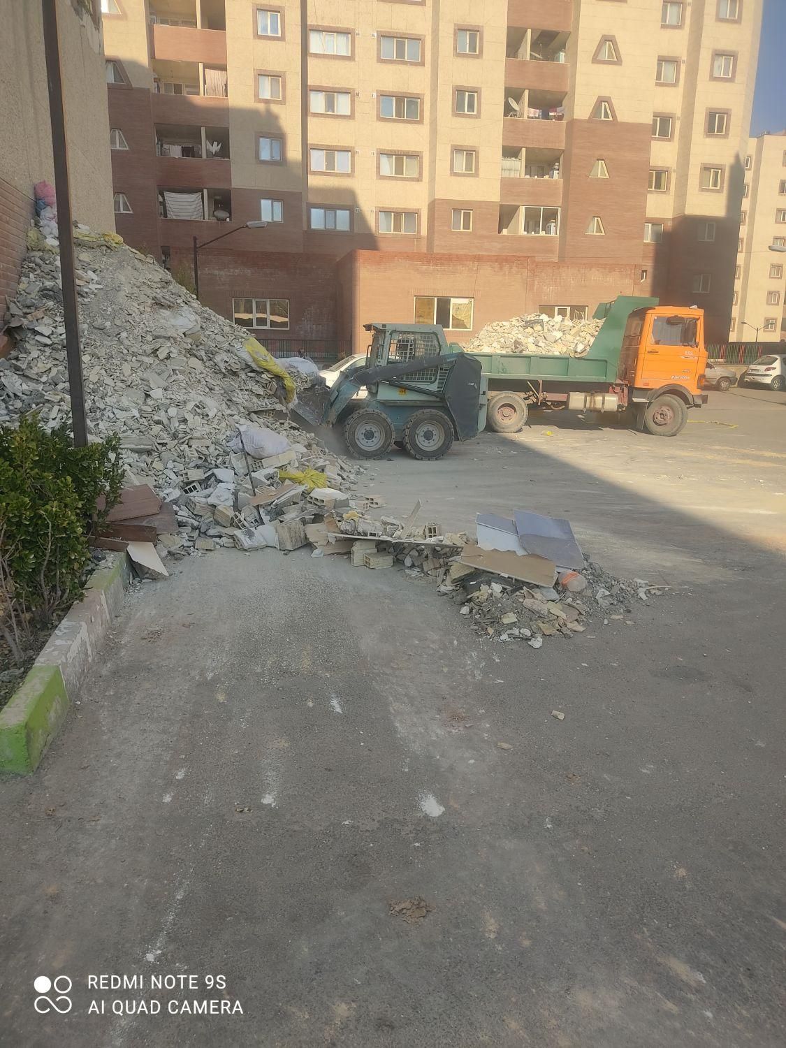 حمل نخاله با خاور کمپرسی بابکت ماسه ناخاله در هرجا|خدمات حمل و نقل|شیراز, کوی زهرا|دیوار